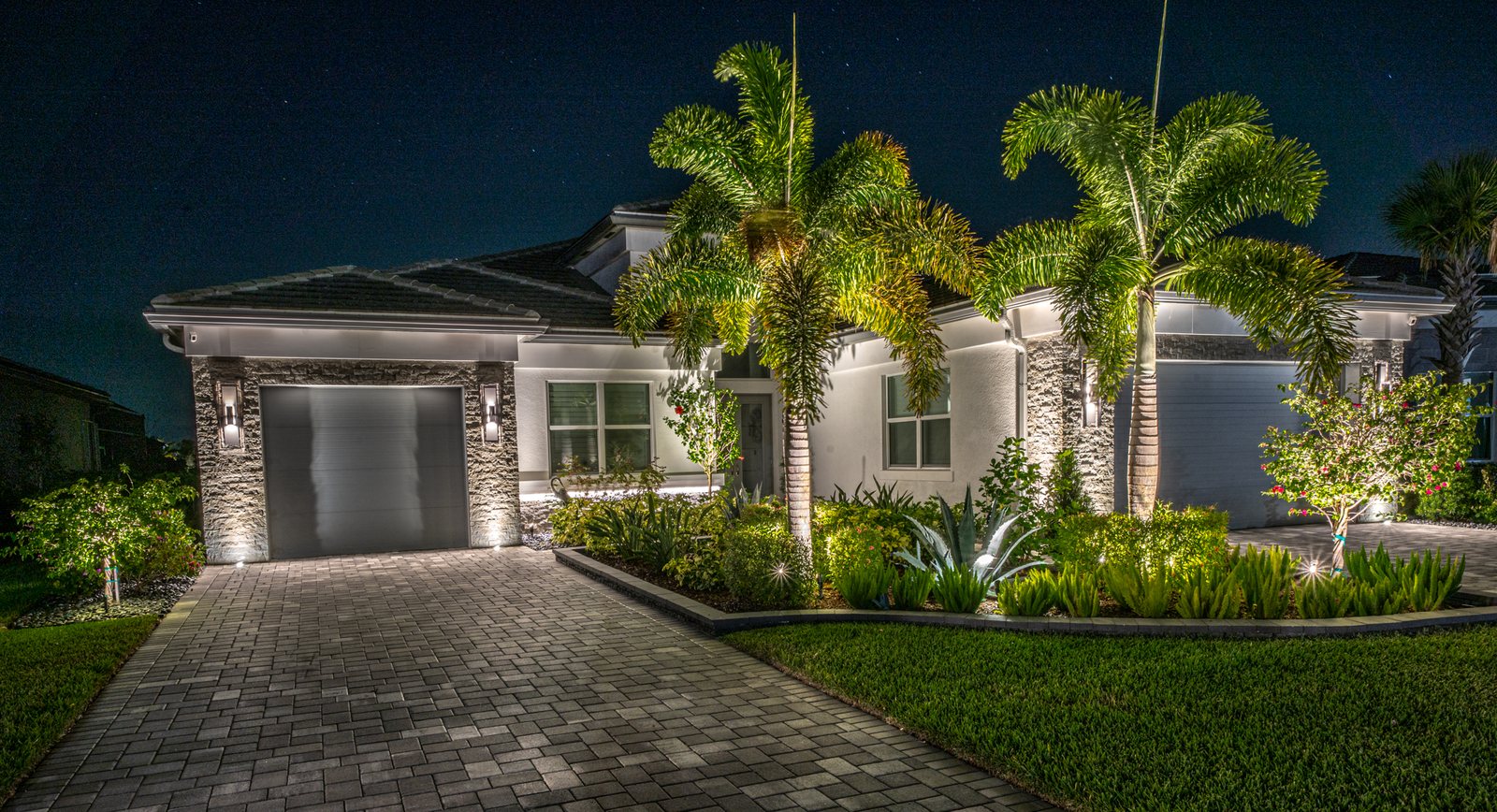 Valencia Trails landscape lighting 7