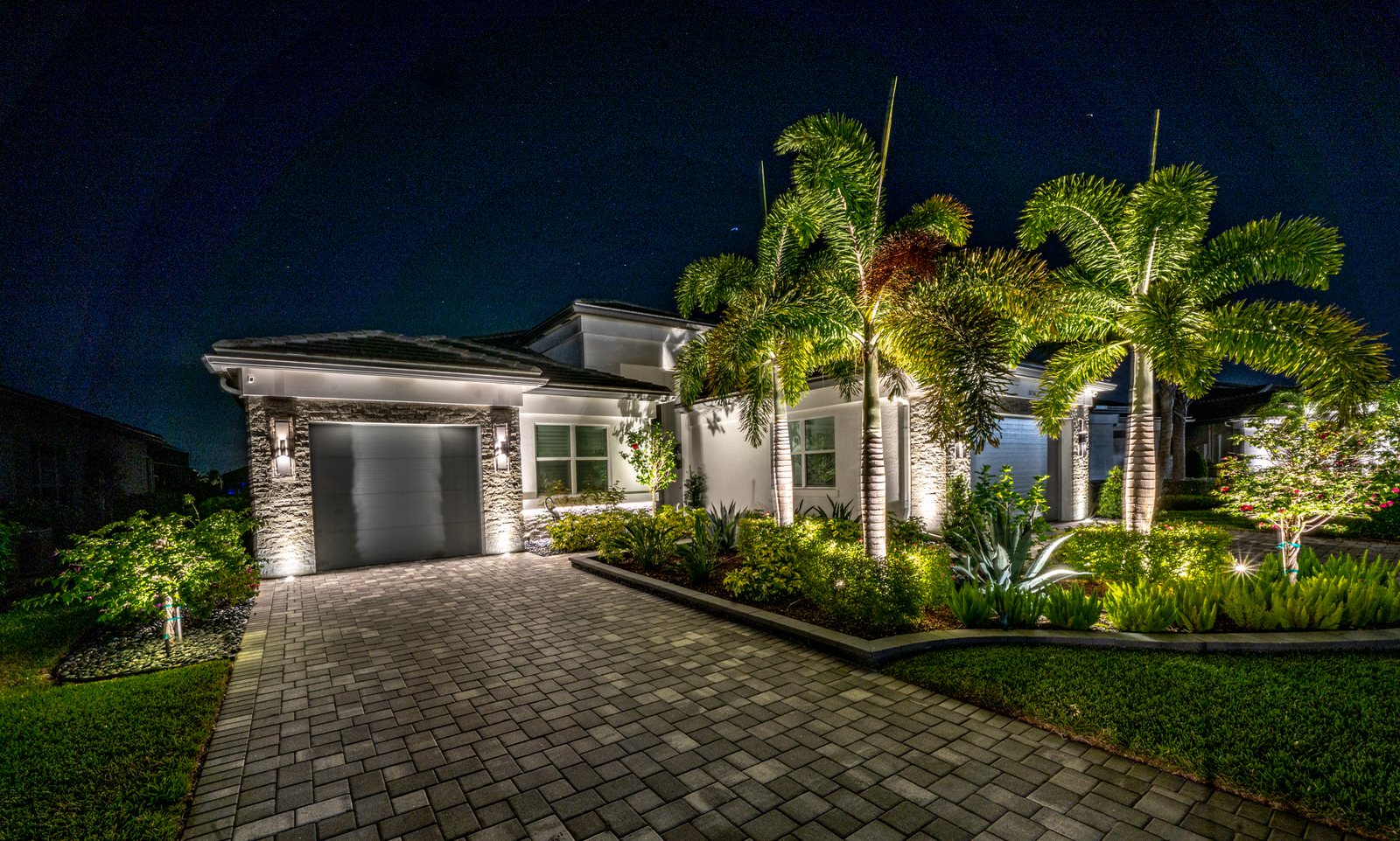 Valencia Trails landscape lighting 8